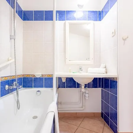 Pierre & Le Hameau De La Pinede 3* Hyeres