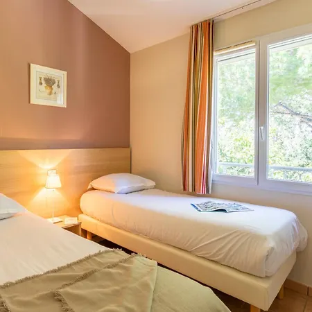 Pierre & Le Hameau De La Pinede Apartmanhotel Hyères
